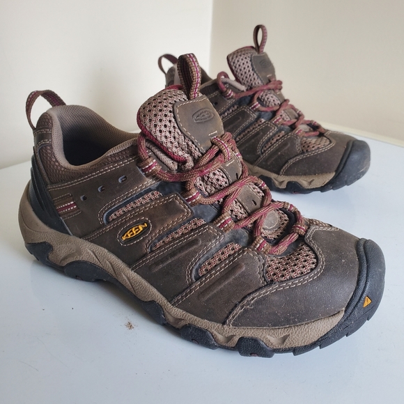 Keen Shoes - Keen hiking shoes